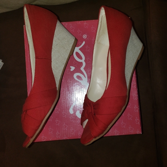 Red Peep Toe Wedges - Picture 3 of 4